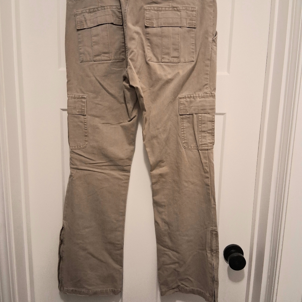 2 Pair Old Navy Womens Cargo Pants in Khaki and Beige, Lot Of 2! - Picture 6 of 7